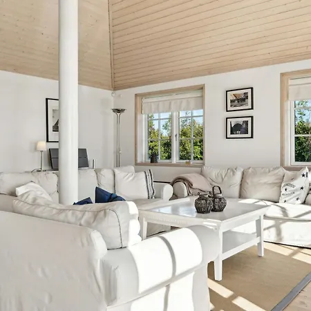 Bright Summer House With Sea View In Vejlbyfed * Middelfart